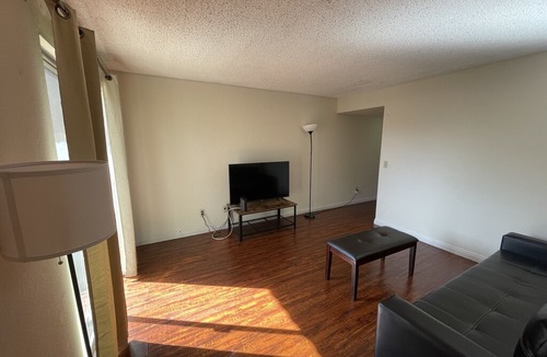 Chinatown Apartment | cozy two bedroom 1.5 bathroom close strip