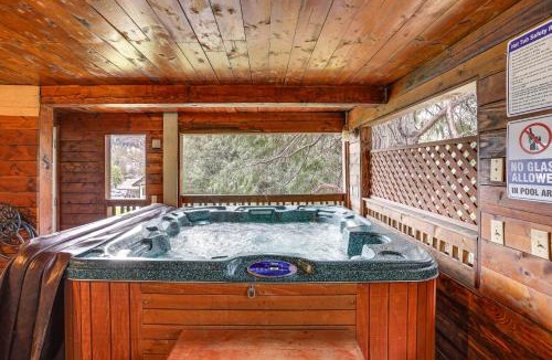 Crestline House | Crestline Home w/Private Hot Tub: Steps to Lake!