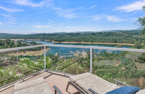 Oak Shores House | Crows Nest With A View - Hilltop Lake Retreat with Panoramic Views