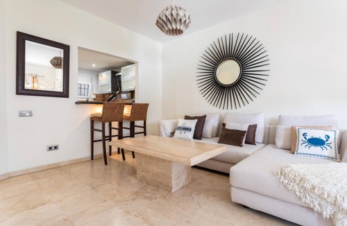 Puerto Banus Villa | CT 200 HHH - Villa Marina - Puerto Banus Apartment - CT 200 - Villa Marina - Puerto Banus Apartment