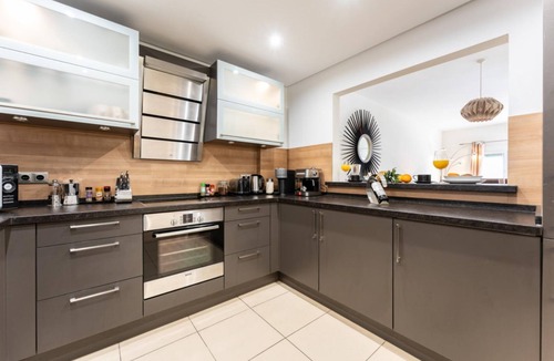 Puerto Banus Villa | CT 200 HHH - Villa Marina - Puerto Banus Apartment - CT 200 - Villa Marina - Puerto Banus Apartment