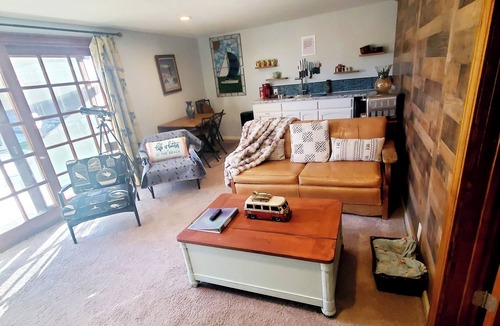 Victorville Apartment | Cute 1 bdrm studio. Perfect to get away from the hustle and bustle of city life.