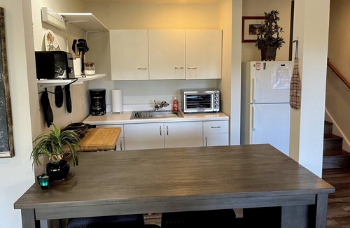Park Hill Apartment | Cute studio apartment in Cambria, Ca