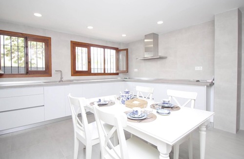 Velez-Malaga Villa | Del Parque Flats Villa Sauce