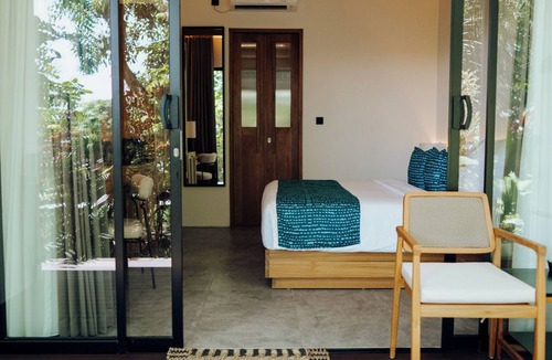Batukandik Resort | Deep Roots Dive & Yoga Resort