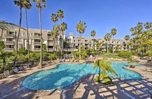 Townsite House | 'Deja Blue' Oceanside Condo on Beach w/Pools!
