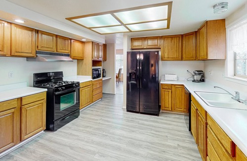 Alta Sierra House | Delightful wooded oasis with balcony, AC, W/D, & wonderful views of wildlife