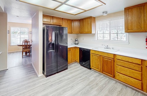 Alta Sierra House | Delightful wooded oasis with balcony, AC, W/D, & wonderful views of wildlife