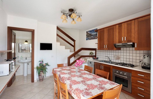 Agerola Apartment | Deluxe Afrodite Apartment in Villa Degli Dei with Mountain View, Wi-Fi and Air Conditioning