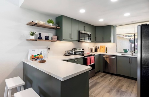 Palm Desert House | Desert Gateway Mid-Century home on country club! 5 minutes to El Paseo district