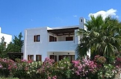 Lardos Villa | Detached Villa With Private Pool and Garden. Also has BBQ and Free Wifi.