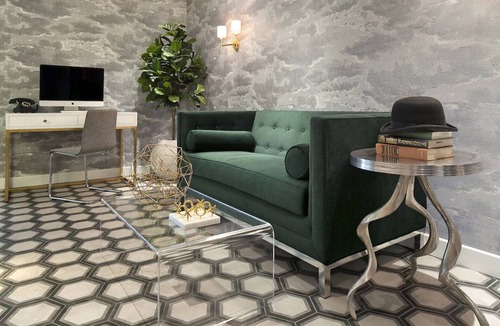Pico - Robertson Hotel | Discover Los Angeles from Our Cozy, Stylish Room - Perfect for Touring