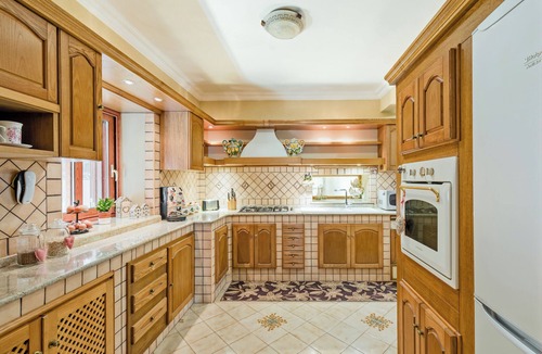 Ischia Porto House | Domus Aenaria - Spacious Villa - Prime location close to beaches and shops