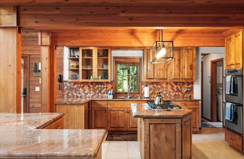 Donner Lake Woods House | Donner Lake Retreat | Queen Suite, Games, Near Lake, Golf & Trails