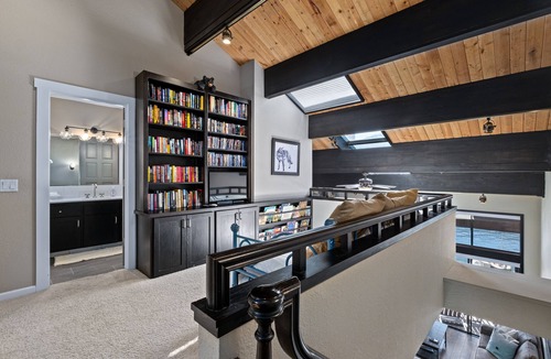 Truckee Condo | Donner Vista | Lakefront Condo with Boat Slip and Sandy Beach