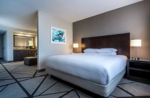 Norwalk Hotel | DoubleTree by Hilton Los Angeles - Norwalk