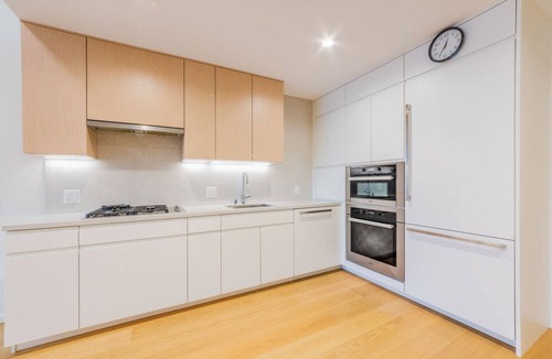 Vernon Condo | Downtown Sky Suites - Modern Highend 1bd1bth