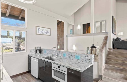 Castroville House | Dunes Beach Haven: Amazing Ocean Front Home