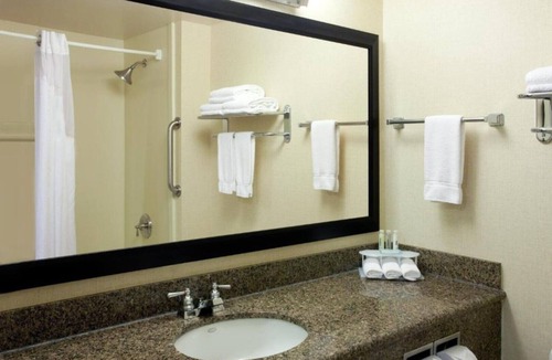 South San Francisco House | Each night's stay include a complimentary hot morning breakfast buffet!