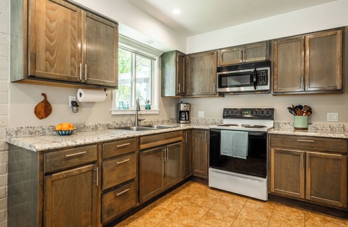 Bishop House | Eastern Sierra Guesthouse. Centrally located for all your adventures.