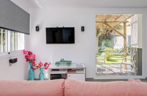 Torremolinos Villa | El Ranchito By Seric, 15 'walking to the beach.
