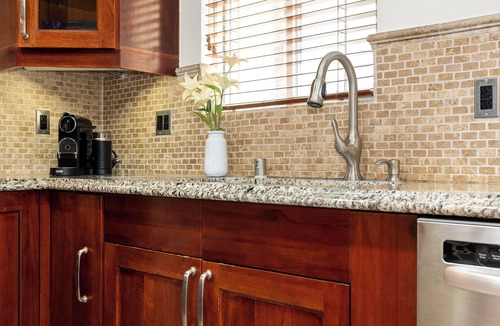Sawtelle Apartment | Elegant 1BR in Prime Brentwood Pool + Spa + Gym & Parking