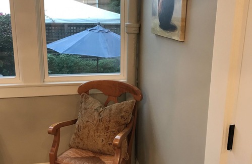 Cow Hollow Condo | Elegant 2 bedroom 2 bath SF Flat in beautiful neighborhood