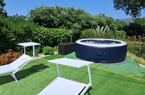 Perdifumo Villa | Elegante villa panoramica con giardino e idromassaggio a 10 minuti dal mare