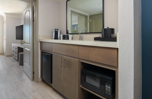 Central Sacramento Hotel | Embassy Suites by Hilton Sacramento Riverfront Promenade