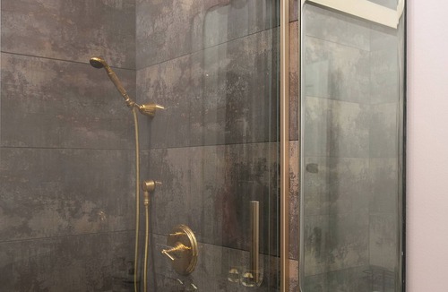 Westlake Apartment | Enjoyable studio with AC in vibrant Los Angeles neighborhood