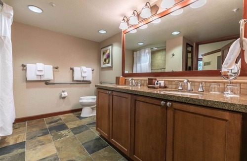 Olympic Valley Resort | Everline Resort and Spa - Olympic Valley Lake Tahoe - 1B Suite + Kitchen