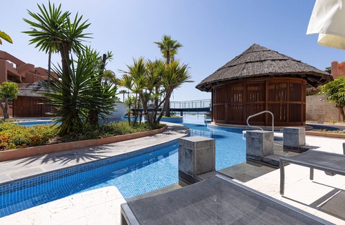New Golden Mile House | Exclusive, Pet-Friendly Frontline Beach Penthouse with Pool, Terrace & Wi-Fi