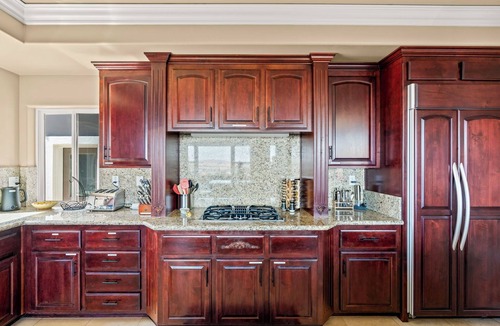 Fairfield Villa | Exclusive Suisun Valley Vineyard Estate Hot Tub & Chef’s Kitchen