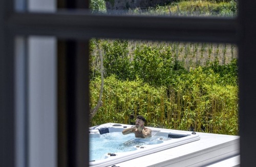 Panza Villa | Exclusive Villa in Ischia with private jacuzzi and SPA Wine and SPA