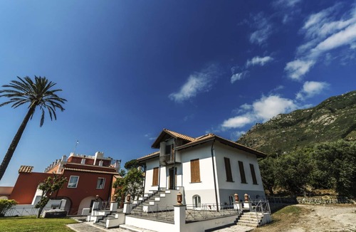 Panza Villa | Exclusive Villa in Ischia with private jacuzzi and SPA Wine and SPA
