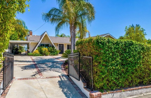 West Hills House | Exclusive WestHills House with Incredible View of the Valley