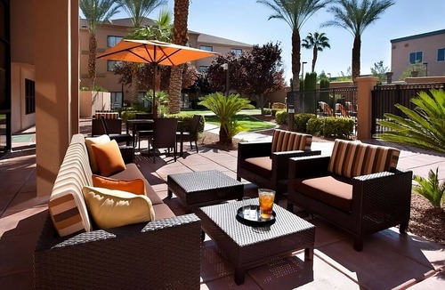 Las Vegas Hotel | Explore Red Rock Canyon National Conservation Area! 4 Family-friendly Units!