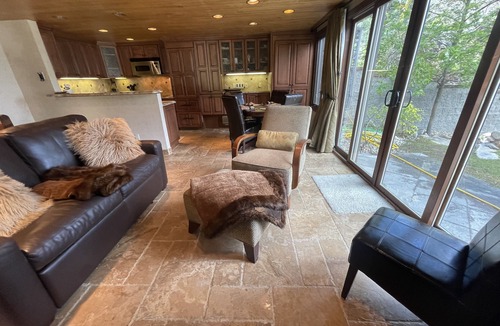 Lincoln Park House | Exquisite lake house! Private Beach, Boat Dock, Lake, Skiing, Casinos, Views!