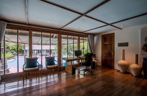 Dyanapura Villa | Extremely Spacious 3BR Villa, 7Min Drive To Kuta Beach! -w/HUGE Swimming Pool!