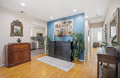 The Plaza House | Fabulous 2-bedroom house with Pool and spa in sunny Long Beach