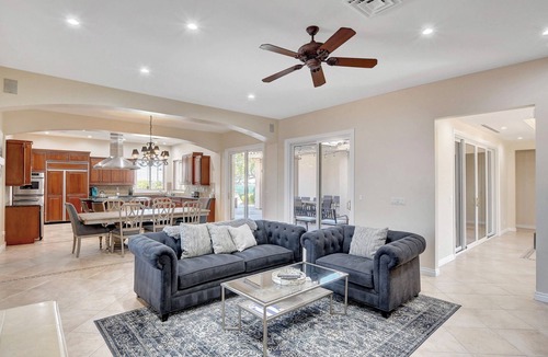 Spring Valley Villa | Fabulous 7-bedroom villa with AC in vibrant Las Vegas