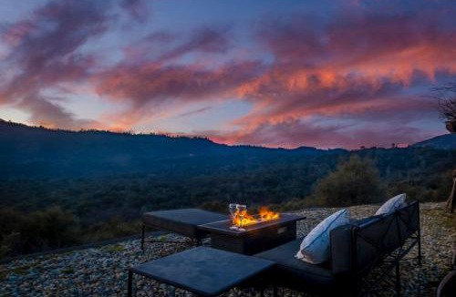 Ahwahnee House | Fairy Tale 13-acre Sunset Villa at Windy Gap Valley near Yosemite
