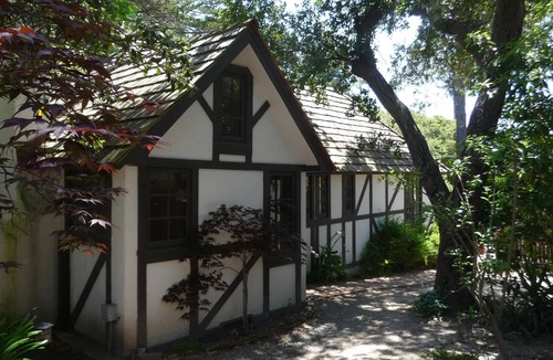 Northeast Carmel Cottage | Fairytale Comstock Cottage In the Heart of Carmel-by-the-Sea Walk to everything
