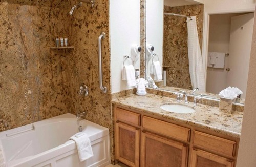 Avila Beach Hotel | Family Beach Getaway! Free Parking, Onsite Pool, Near Avila Beach Pier!