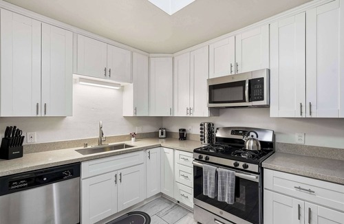 Lincoln Acres House | Family Friendly Modern Home w/Hot Tub + Game Room