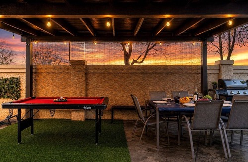 Salinas House | Family Friendly Retreat Near Monterey Sleeps 16+ |Sauna, Gazebos & Putting Green
