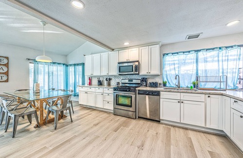 Winchester Villa | Fantastic 5-bedroom villa with pool in lively Las Vegas