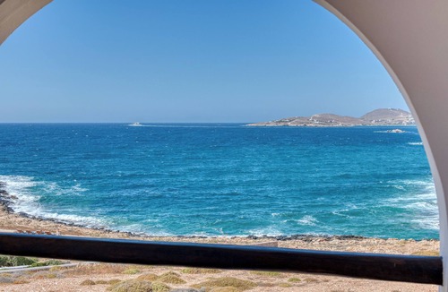 Parikia Villa | Fantastic waterfront villa on the Greek island of Paros