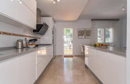 Benalmadena Costa Villa | Faro's Villa Horizonte near seabeach