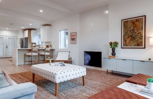Leimert Park House | FIFA PRIME!-Your Private FIFA Retreat-Mod Vibe